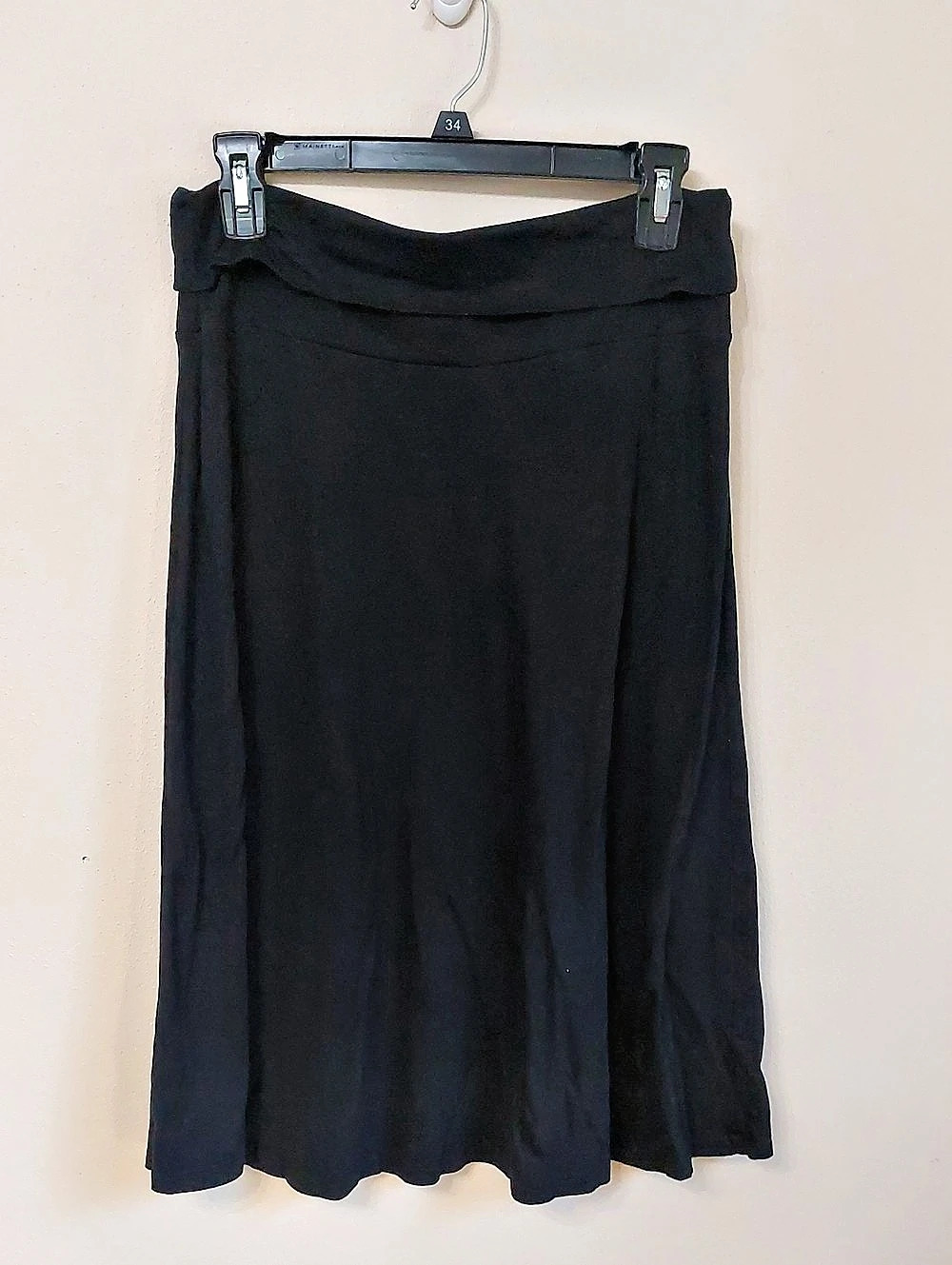 Express Midi Skirt in Black Size Small Like New